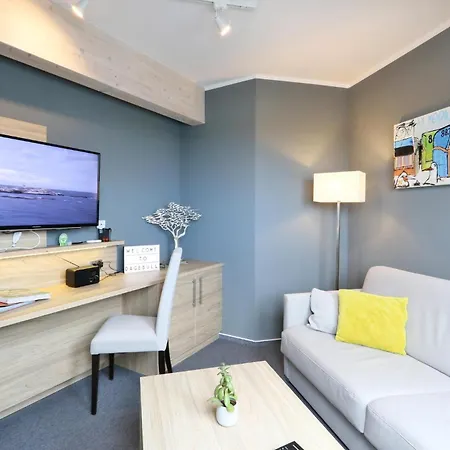 Beautiful In With Kitchen Apartman